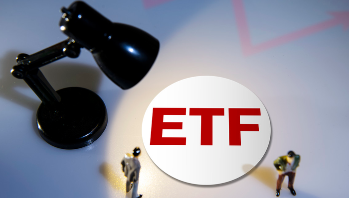 光伏ETF(159857)强势上涨3.9%，盘中成交额超1.9亿元