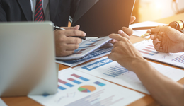 三季度公募基金增倉(cāng)，消費(fèi)電子ETF(159732)近兩月份額增加逾三倍