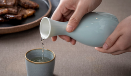 茅臺(tái)再拋240億元“大紅包”，吃喝板塊午后再拉升，食品ETF(515710)放量漲近2%