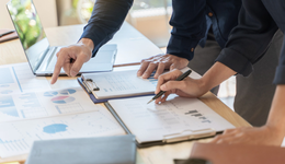 FOMC加息周期見頂大幅緩釋人民幣壓力，百度集團領漲超5%，恒生科技指數(shù)ETF(159742)飄紅