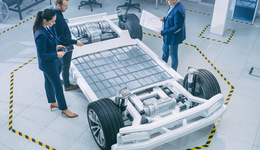 再度下跌，比亚迪股价创近三年新低，新能源汽车ETF(516390)连续4日获资金净流入