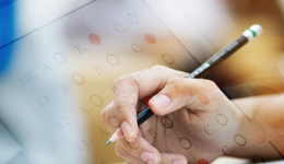 文娛傳媒ETF(516190)量?jī)r(jià)創(chuàng)新高，持倉(cāng)股奧飛娛樂(lè)沖擊漲停