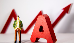 新能源赛道集体反弹，创业板ETF(159915)大涨2.05%