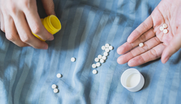 江中藥業(yè)收漲超5%，中藥ETF(560080)尾盤拉升1.15%，收盤成交額近2700萬(wàn)元