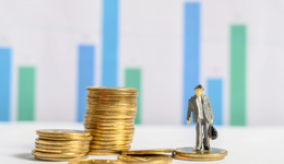 黃金價(jià)格再創(chuàng)新高，黃金ETF(518880)備受資金關(guān)注，昨日資金凈流入近10億元