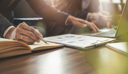 新機(jī)頻發(fā)，AI賦能下，看好消費(fèi)電子景氣復(fù)蘇