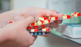 2023年国产创新药大丰收，医药ETF(512010)2023年末规模超200亿元