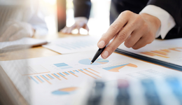 高股息阵营，跨过香江继续昂扬，聚焦更具性价比的港股红利资产