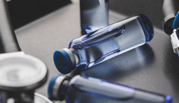 医药ETF(512010)重仓股爱美客业绩亮眼盘中涨超9%，机构称医药板块有望迎来业绩拐点