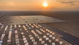 光伏板塊活躍，光伏50ETF(516880)漲超2%，愛旭股份強(qiáng)勢漲停