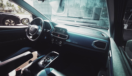 中國新能源汽車持續(xù)高歌猛進，新能車ETF(159824)漲超3%，富臨精工漲停