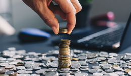 港股保险早盘大幅拉升，港股非银ETF(513750)涨超2%，冲击3连阳