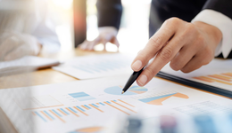 公募基金超配，新材料50ETF(516710)大漲3%，東方雨虹漲超8%