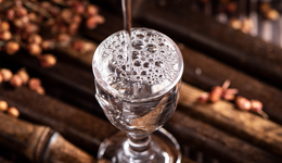 ETF市場(chǎng)日?qǐng)?bào)（2月21日）：食品飲料、港股科技平分秋色，納指相關(guān)ETF集體回調(diào)