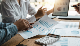 机器人概念股异动拉升，机器人ETF(562500)涨超0.9%，鸣志电器、东杰智能、博杰股份等多股涨停