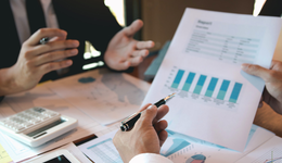 小微盤股高歌猛進(jìn)，2000增強ETF(159555)上漲1.76%，沖擊8連漲，明陽電路等多股漲停