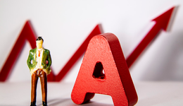 資本市場健康發(fā)展受進一步關注，滬深300ETF易方達(510310)午后震蕩走高