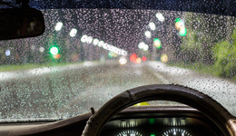 汽車(chē)智能化明顯加速，智能網(wǎng)聯(lián)汽車(chē)ETF(159872)上漲2.64%