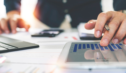 小盤成長占優(yōu)，1000增強(qiáng)ETF(159677)上漲2.21%，成交額居同類第一