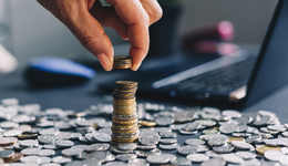 公司日?qǐng)?bào) | A股縮量調(diào)整，科創(chuàng)100ETF基金(588220)當(dāng)日成交額超6億元