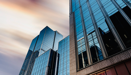 股债齐升，万科A涨超5%，地产ETF(159707)盘中涨超4%，机构建议关注超跌的细分龙头