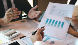 港股科网股盘中走强，美图公司、中国儒意双双涨逾10%，港股互联网ETF(513770)上涨1.72%