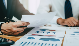 業(yè)績(jī)匯總：中藥業(yè)績(jī)高居大醫(yī)藥C位，資金逢跌入場(chǎng)，中藥ETF(560080)連續(xù)5日吸金2500萬(wàn)，高“含銅量”有色50ETF(159652)逆市收紅