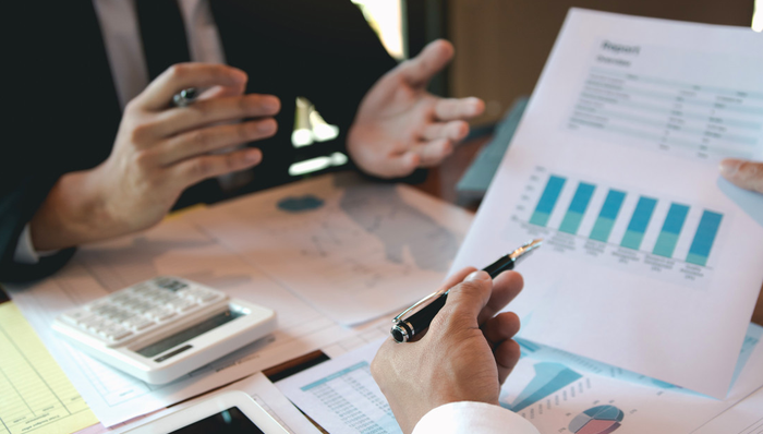 有色“火”了，黄金领衔，后市怎么投？