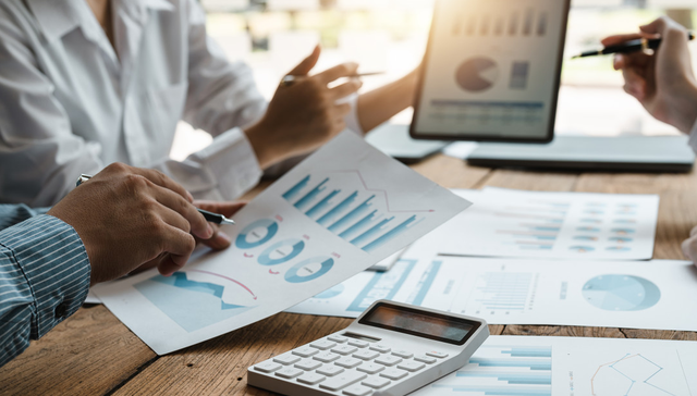 拜登宣布退选，标普、纳指齐涨！市场主线重归财报？