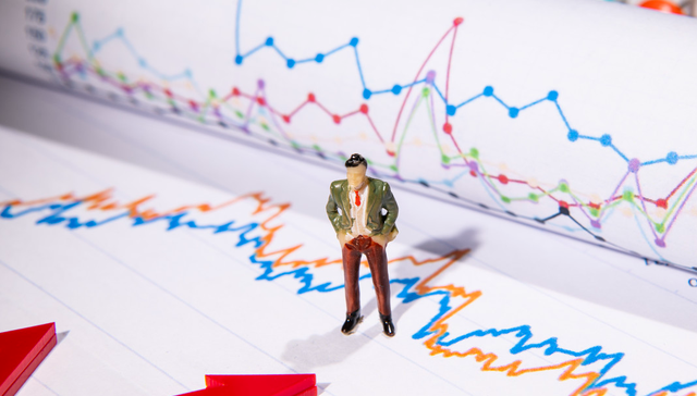 纳指、标普高开低走！巨头业绩稳健，美股何时企稳？