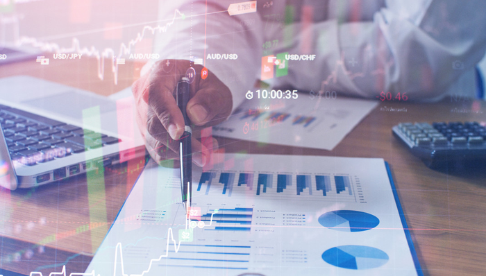 新能源领跑A股市场！A500ETF(159339)火热发行中，跟踪的中证A500指数通过行业均衡，相对传统宽基指数超配新能源、医药等“新质生产力”