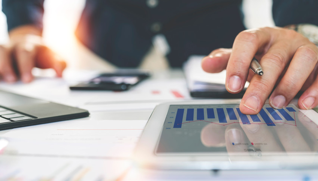 ETF英雄汇(2024年10月22日)：180治理ETF(510010.SH)领涨、纳指科技ETF(159509.SZ)溢价明显