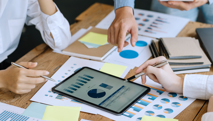 ETF英雄汇(2024年11月26日)：标普消费ETF(159529.SZ)领涨、标普500ETF(513500.SH)溢价明显