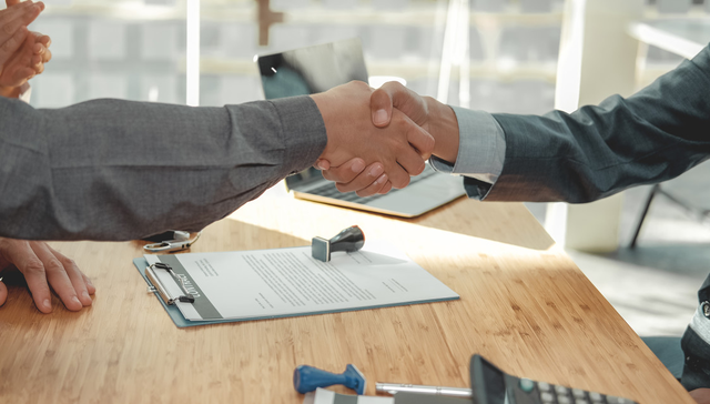 哈曼与北汽新能源签署深化合作协议，为极狐用户带来全新座舱体验