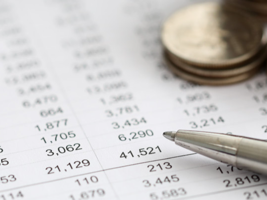 ETF英雄汇(2024年12月5日)：传媒ETF(512980.SH)领涨、标普消费ETF(159529.SZ)溢价明显