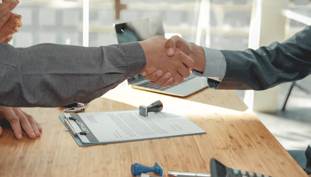 泉果思源三年持有期混合C（018330）近一年回报达13.06%