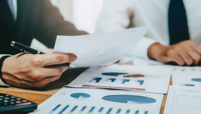 资本市场改革扎实推进，机构：节后A股有望迎来新一轮上行，自带杠铃型配置的上证180ETF指数基金(530280)盘中交投活跃