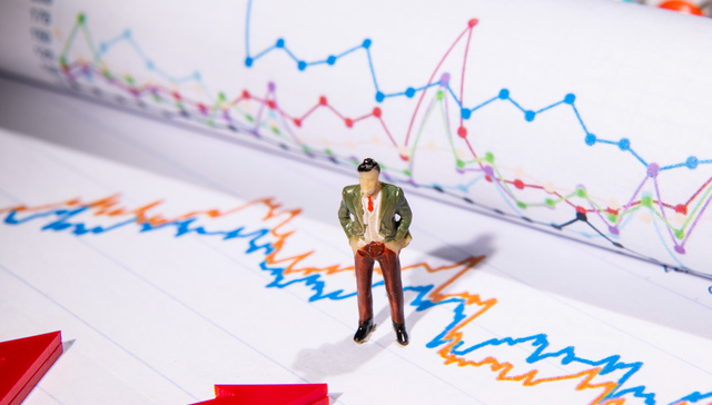 泉果嘉源三年持有期混合C（019625）近半年回报达18.85%