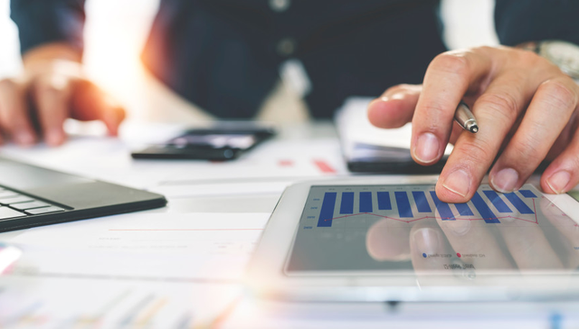 一脉阳光(02522.HK)纳入港股通：从AI大模型到产业协同的护城河构建