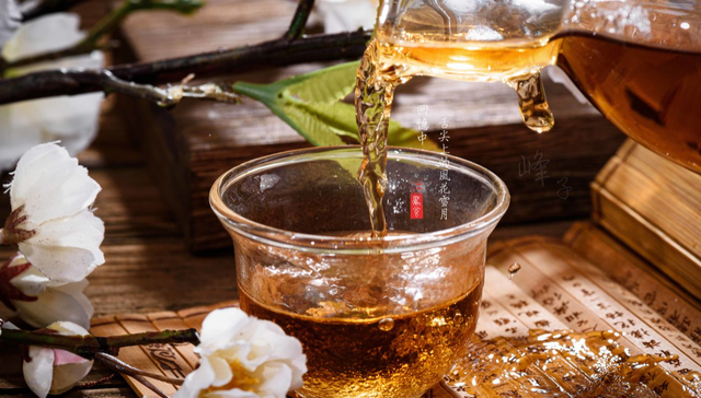 港股消费,银华中证港股通消费主题交易型开放式指数证券投资基金,159735,159735.SZ,中证