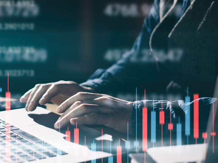 泉果嘉源三年持有期混合C（019625）近半年回报达21.25%