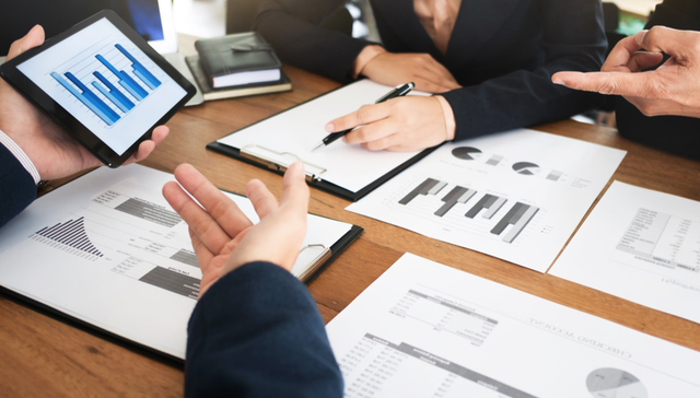 港股消费,银华中证港股通消费主题交易型开放式指数证券投资基金,159735,159735.SZ,中证