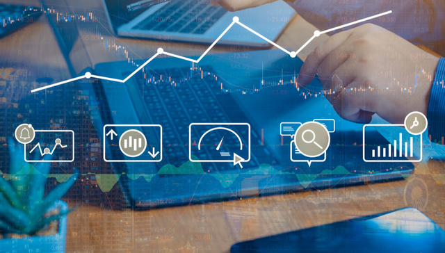 泉果嘉源三年持有期混合C（019625）近一年回报达13.87%