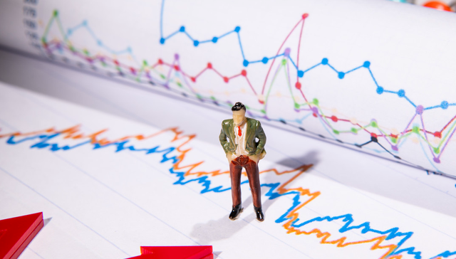 泉果思源三年持有期混合C（018330）近一年回报达15.26%
