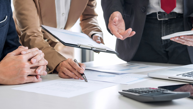 乐淇全球高层考察万纬物流鲜果运营中心，共启战略合作新篇章