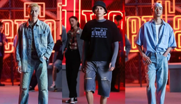 直播間里的“時(shí)空穿越”：百年牛仔邂逅新秀場(chǎng)，天貓服飾重構(gòu)品牌增長(zhǎng)新敘事