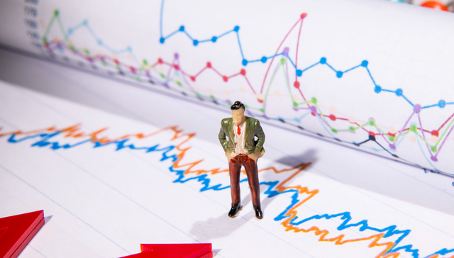 泉果思源三年持有期混合C（018330）近一年回报达9.34%