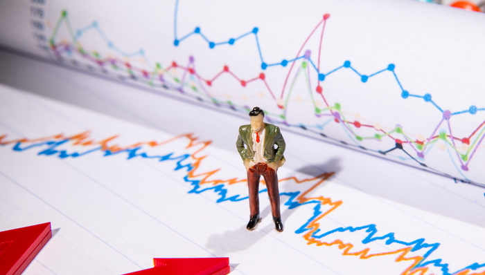 泉果思源三年持有期混合C（018330）近一年回报达10.74%