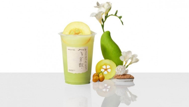 茉莉奶白上新青芒黄皮冰茶：三种在地水果的酸味交响乐