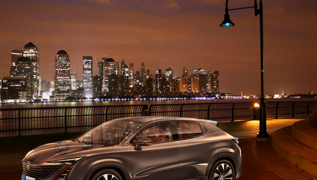 全新国产 BMW 5 系：V2X 技术升级用户出行体验